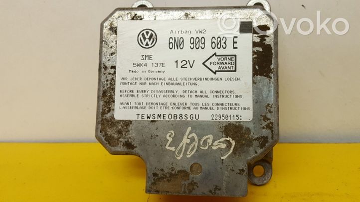 Volkswagen Golf III Oro pagalvių valdymo blokas 6N0909603E