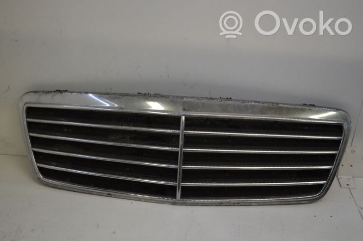 Mercedes-Benz CLK A208 C208 Griglia anteriore 2088800085