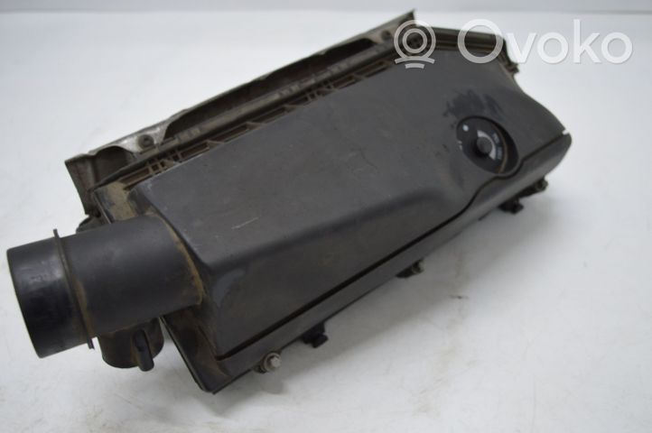 Mercedes-Benz C W203 Scatola del filtro dell’aria A0000945568