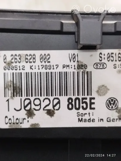 Volkswagen Golf IV Tachimetro (quadro strumenti) 1J0920805E