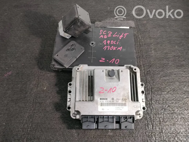 Renault Megane II Sterownik / Moduł ECU 8200527756