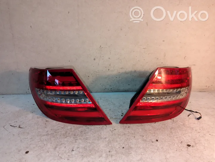 Mercedes-Benz C AMG W204 Set di luci posteriori 2409060503