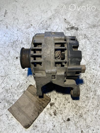 Volkswagen PASSAT B5.5 Generatore/alternatore 06B903016D