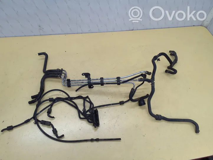 Volkswagen Golf V Fuel line/pipe/hose 