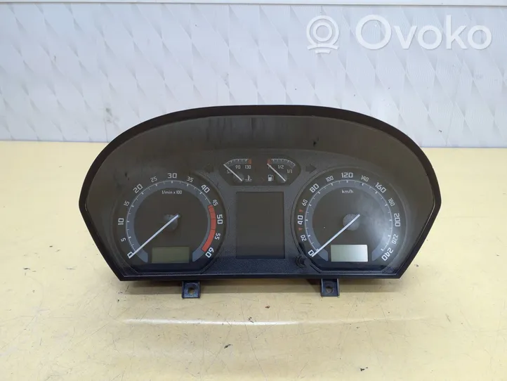 Skoda Fabia Mk2 (5J) Compteur de vitesse tableau de bord 6Y0920873E