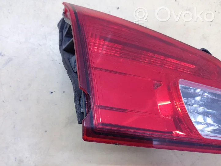 Subaru Outback Lampy tylnej klapy bagażnika 13220072