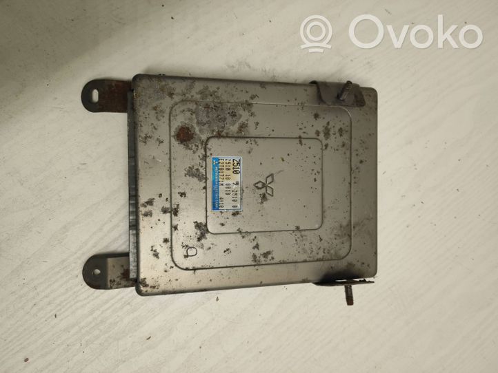 Mazda 323 Sterownik / Moduł ECU E2T81771M