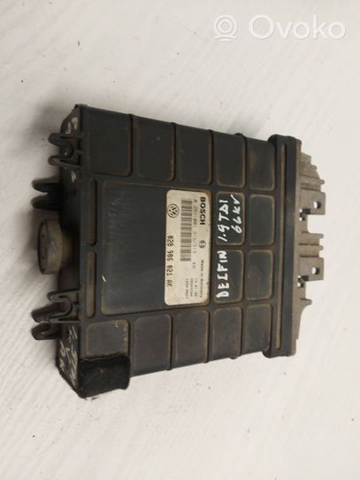 Volkswagen PASSAT B4 Calculateur moteur ECU 028906021AK