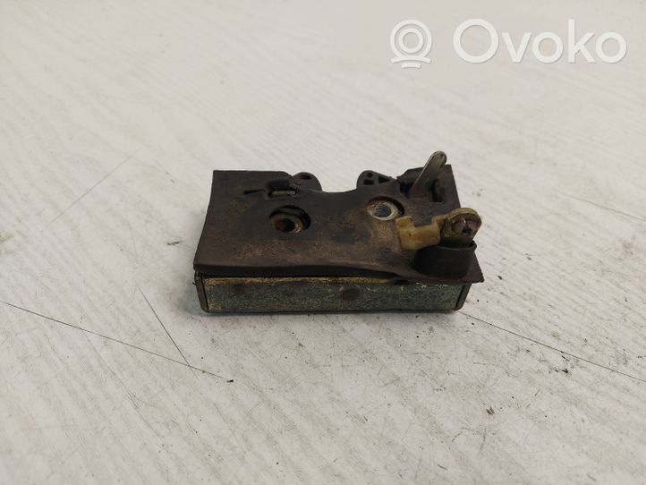 Audi 100 200 5000 C3 Etuoven lukko 4438370150