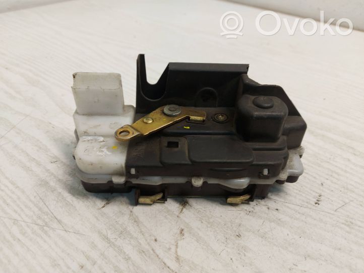 Citroen C5 Etuoven lukko Ard3