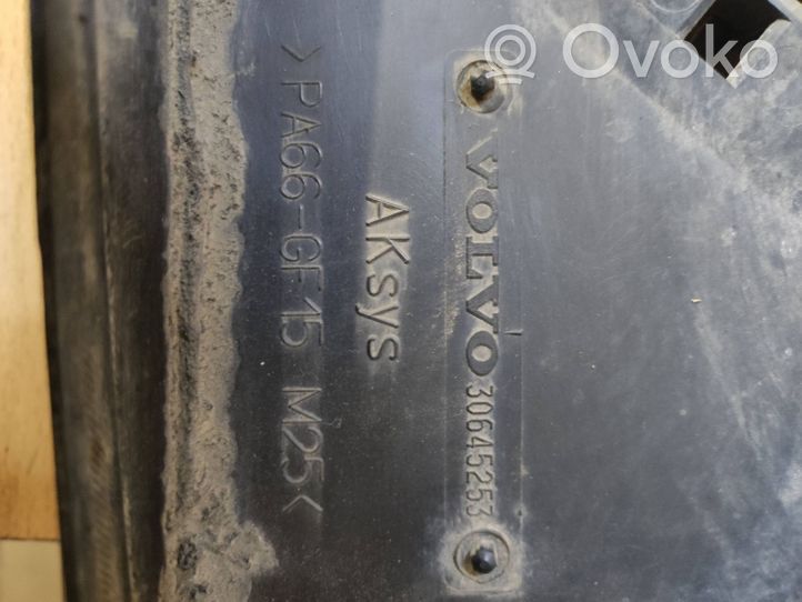 Volvo XC70 Radiator cooling fan shroud 30645253