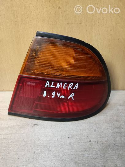 Nissan Almera Takaluukun takavalot R1113