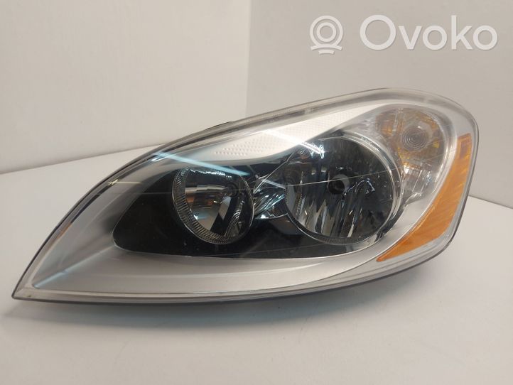 Volvo XC60 Lampa przednia 04969949