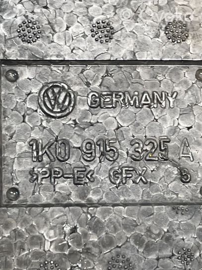 Volkswagen PASSAT B7 Boîte de batterie 1K0915325A