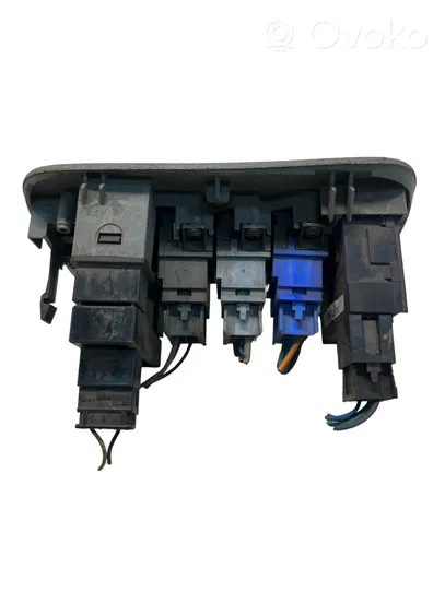 Renault Scenic I Seat heating switch 7700432429