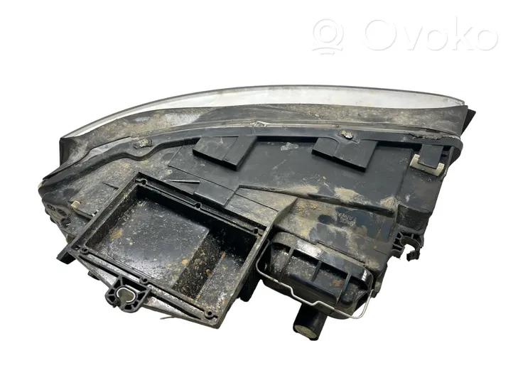 Audi A4 S4 B6 8E 8H Lampa przednia 