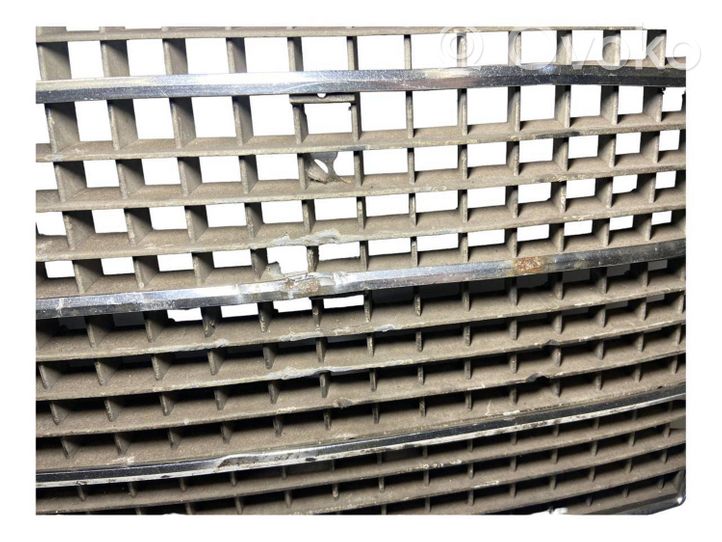 Mercedes-Benz COMPAKT W115 Grille de calandre avant 1158882285