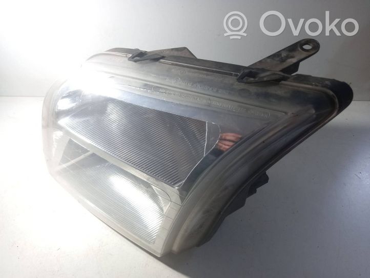 Ford Connect Lampa przednia 