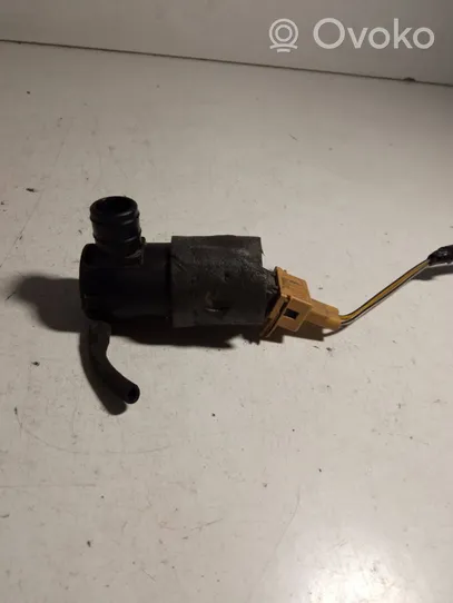 Ford Connect Pompa spryskiwacza szyby przedniej / czołowej 93BB17K624AA