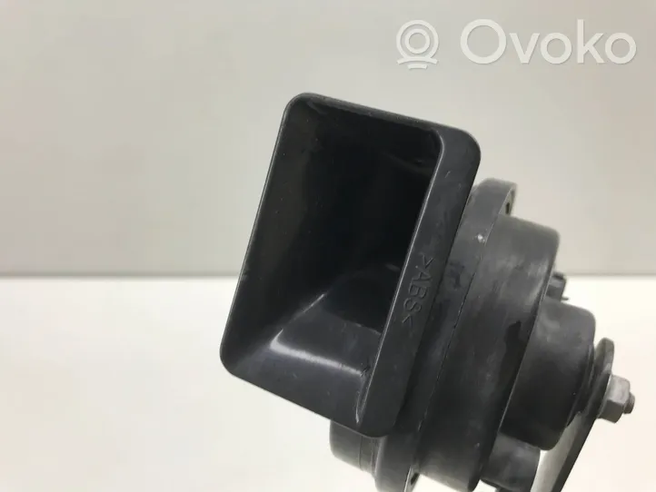 Audi Q3 8U Horn signal 8U0951209