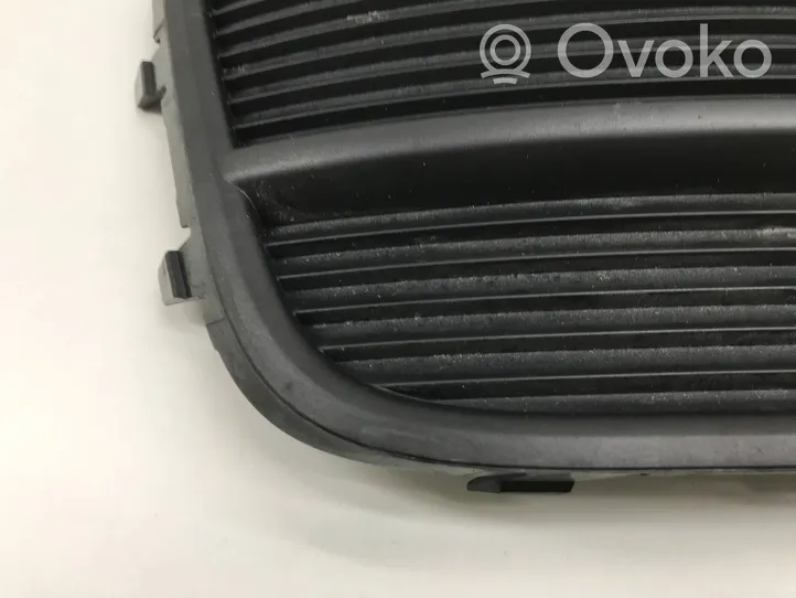 Audi Q3 8U Mascherina inferiore del paraurti anteriore 8U0807681P