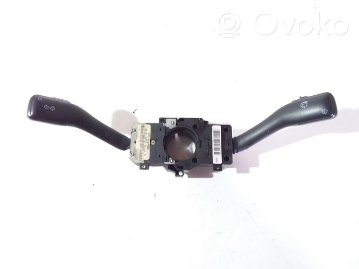 Seat Toledo II (1M) Leva/interruttore dell’indicatore di direzione e tergicristallo 8L093513G