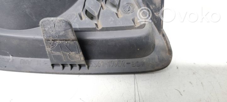 Ford Fiesta Priešrūkinio žibinto apdaila/ grotelės 6S6119952BCW