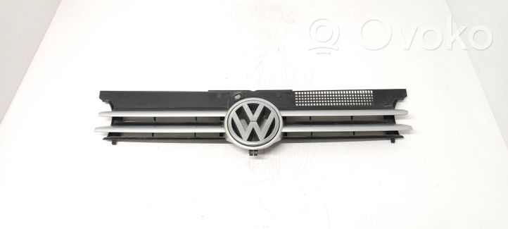 Volkswagen Golf IV Griglia anteriore 1J0853655B