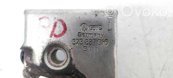 Volkswagen PASSAT B2 Priekšpusē slēdzene 323837016