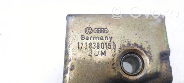 Audi 80 90 B2 Aizmugurē slēdzene 173839015D