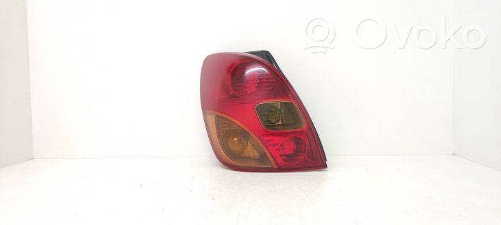 Toyota Corolla Verso E121 Lampa tylna 1827