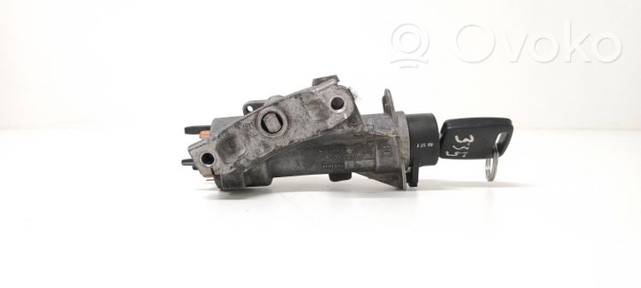 Audi A4 S4 B5 8D Virtalukko 4B0905851