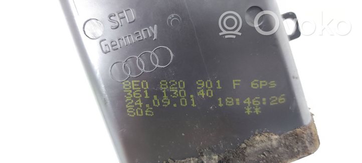 Audi A4 S4 B6 8E 8H Kojelaudan keskiosan tuuletussuuttimen ritilä 8E0820901F