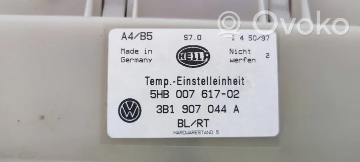 Volkswagen PASSAT B5 Ilmastoinnin ohjainlaite 3B1907044A