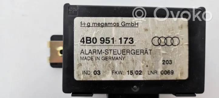 Audi A3 S3 8L Unidad de control/módulo de alarma 4B0951173