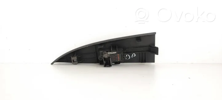 Nissan Note (E11) Electric window control switch 