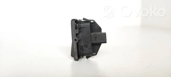 Volvo C30 Interruttore a pulsante della chiusura centralizzata 0665832