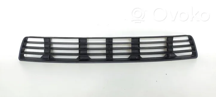 Audi A4 S4 B5 8D Grille inférieure de pare-chocs avant 8D0807683