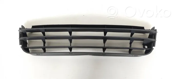 Volkswagen Touran I Front bumper lower grill 