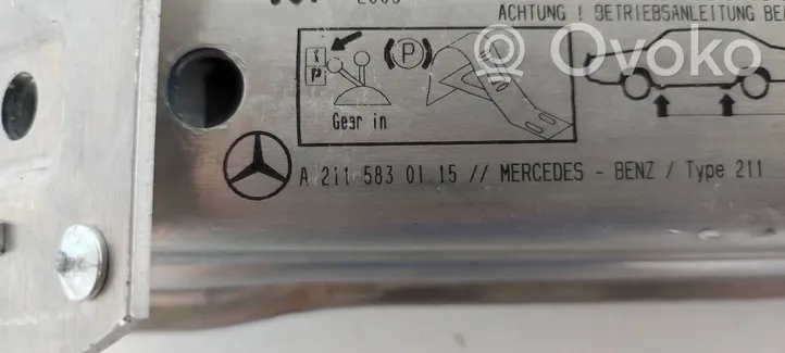 Mercedes-Benz E W211 Cric di sollevamento A2115830115