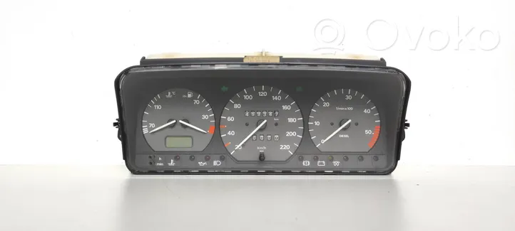 Volkswagen PASSAT B4 Spidometrs (instrumentu panelī) 3A0919033C