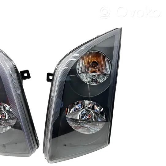 Volkswagen Crafter Lot de 2 lampes frontales / phare 230821