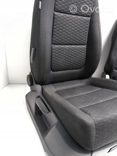 Volkswagen Tiguan Sėdynių komplektas PODUSZKA