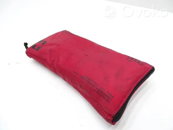 Audi A5 8T 8F Trousse de premiers secours 