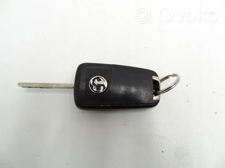 Opel Astra J Ignition key/card 13574865