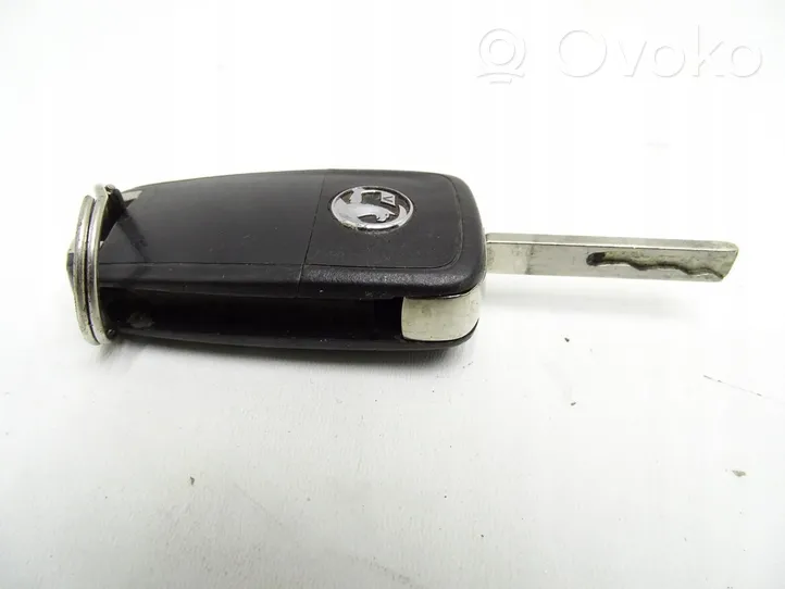Opel Astra J Ignition key/card 13574865