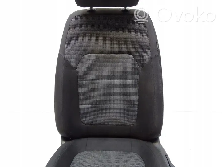 Volkswagen PASSAT B7 Priekinė vairuotojo sėdynė 15488477145