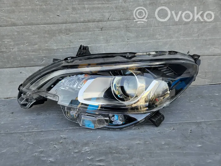 Peugeot 108 Lampa przednia 811500H150