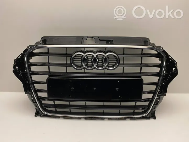 Audi A3 S3 8V Etupuskurin ylempi jäähdytinsäleikkö 8V3853651