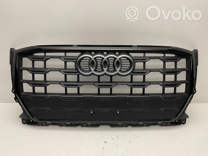 Audi Q2 - Etupuskurin ylempi jäähdytinsäleikkö 81A853651H